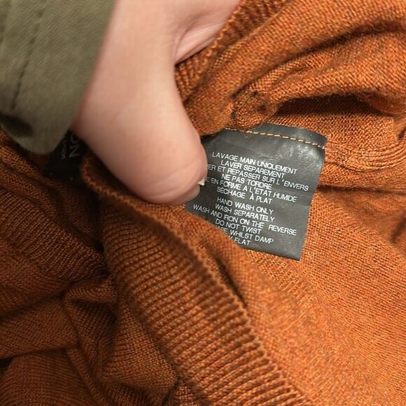 BURTON OF LONDON Burnt Orange Merino Wool V Neck Sweater - Picture 6 of 7